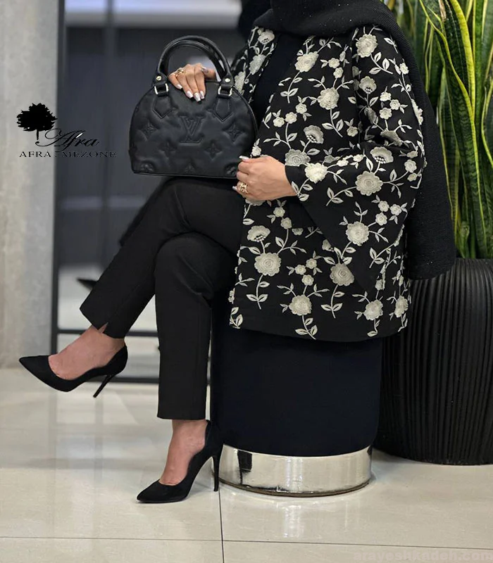 کالکشن تابستانه مزون افرا رونمایی شد مانتو تابستانه اپلیکه گل درشت مزون افرا