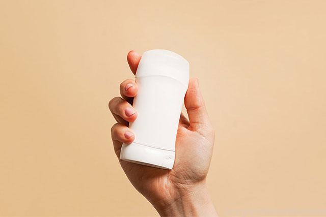 بوی اعتماد: راهنمای ضد تعریق ها، اسپری های بدن و بادی اسپلش ها فواید ضد تعریق ها، اسپری های بدن و بادی اسپلش بدن