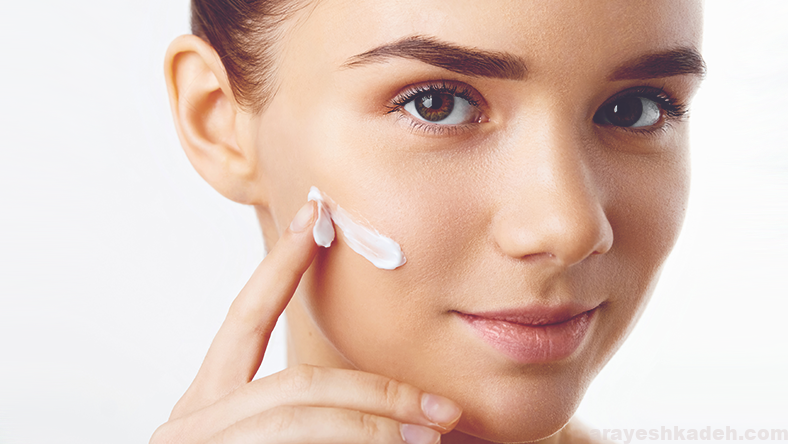 نکات مهمی که باید در هنگام استفاده از ضد آفتاب در فصل پاییز بدانید بایدها و نبایدهای استفاده از ضد آفتاب در فصل پاییز