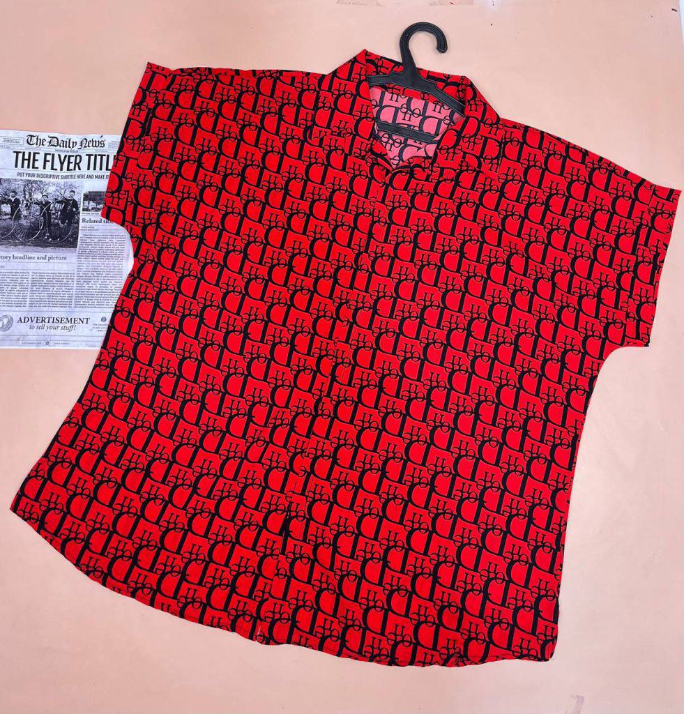 بهترین پارچهها برای لباس راحتی زنانه شومیز یقه دار جنس کرپ الیزه طرح D